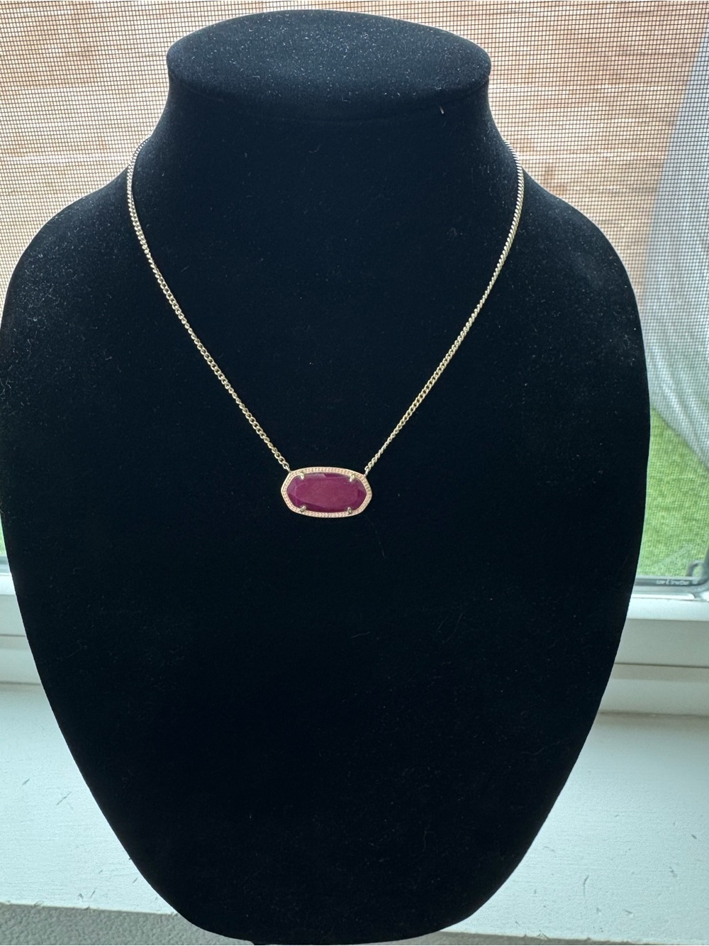 Kendra Scott Gold-Tone Necklace with Magenta Stone